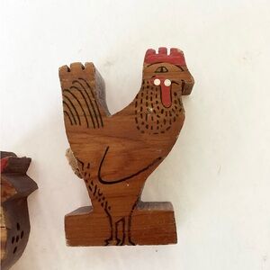 Vintage Chicken Salt Pepper Shakers Wooden Hen Rooster Brown Red Collectible